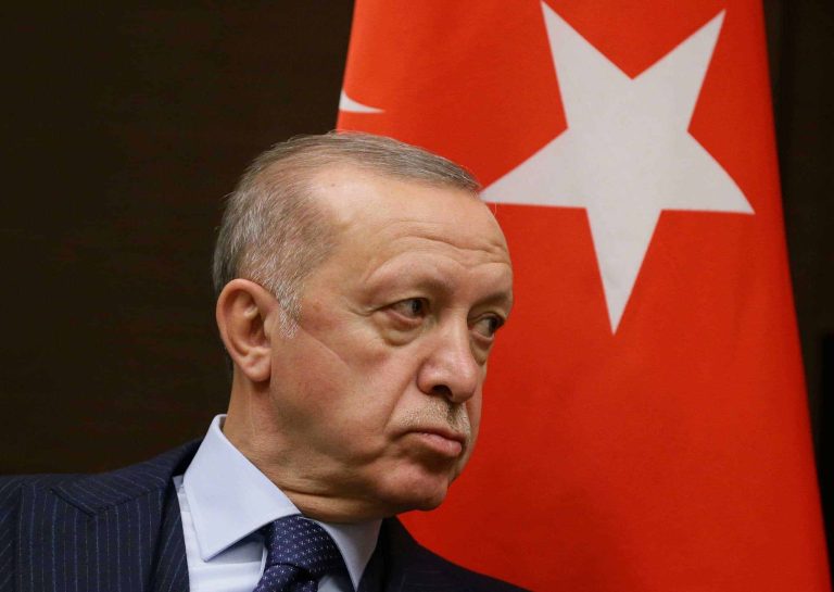 Ρετζέπ Ταγίπ Ερντογάν – Υπόθεση Οσμάν Καβαλά: Αναδίπλωση για τις απελάσεις των δέκα πρεσβευτών